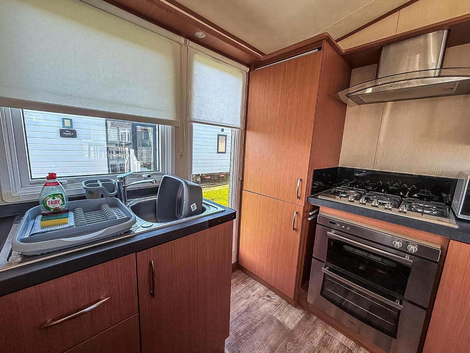 Stunning 6 Berth Caravan With Decking At Southview Holiday Park Ref 33175V Skegness Exterior foto